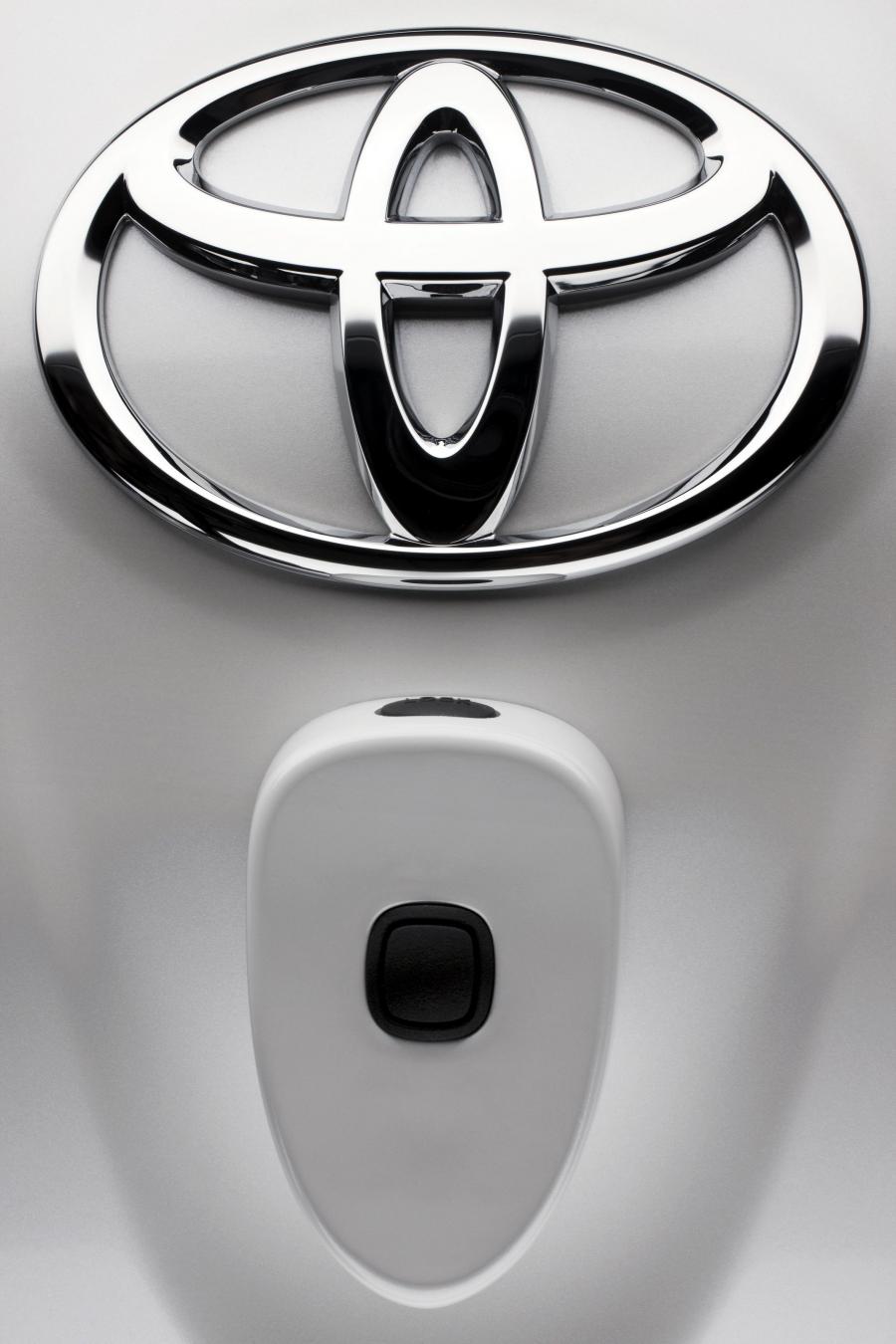  Toyota iQ 2008 года  (фото 143 из 225)